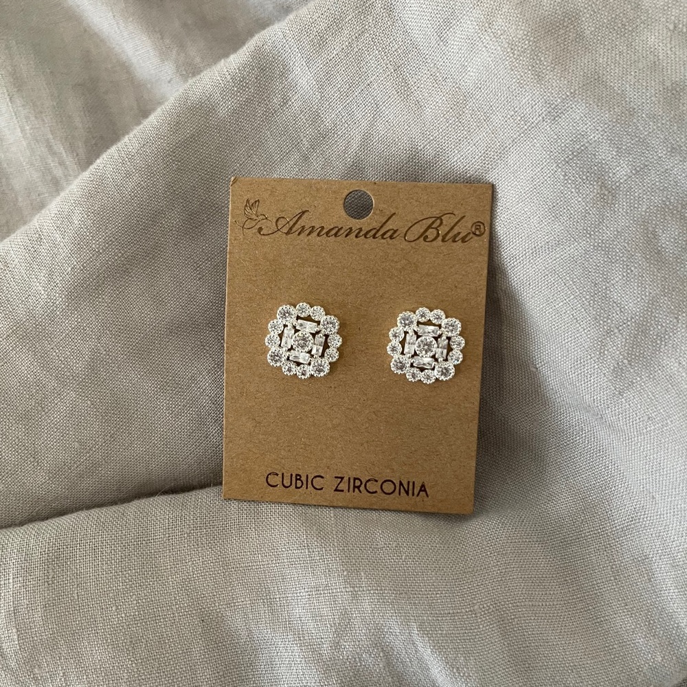 Diamond stud earrings